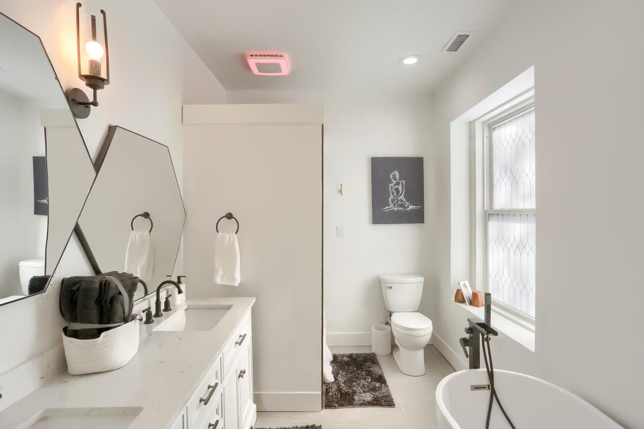 Newly Renovated Victorian Gem Perfect Space For Family Vacations! Pittsburgh Exterior photo