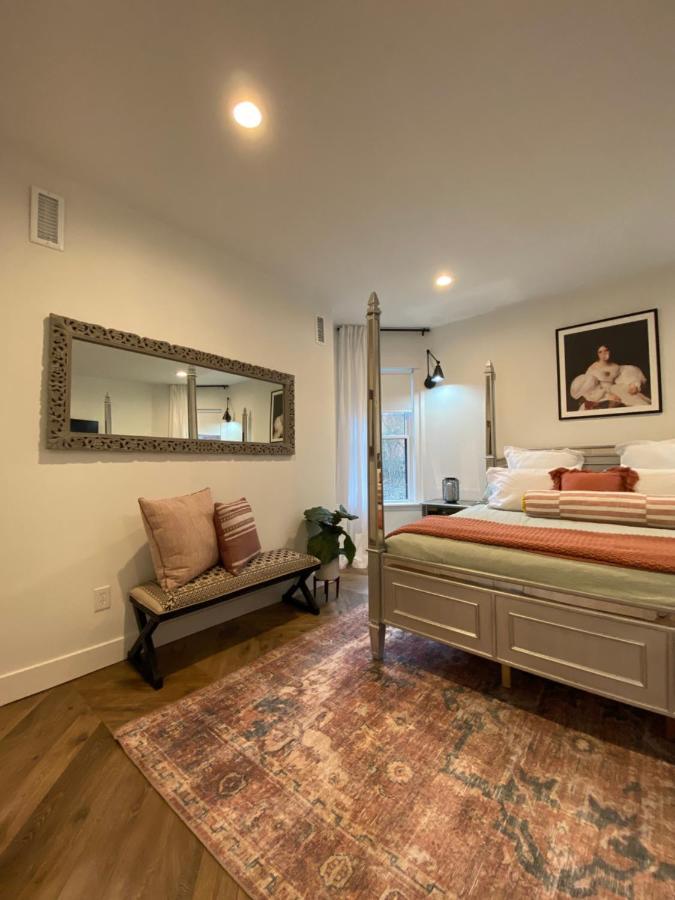 Newly Renovated Victorian Gem Perfect Space For Family Vacations! Pittsburgh Exterior photo